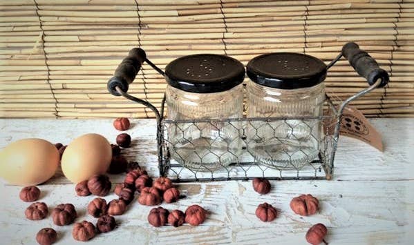GRAY ZINC 2 JAR HODER W/BLACK "SALT & PEPPER" LIDS