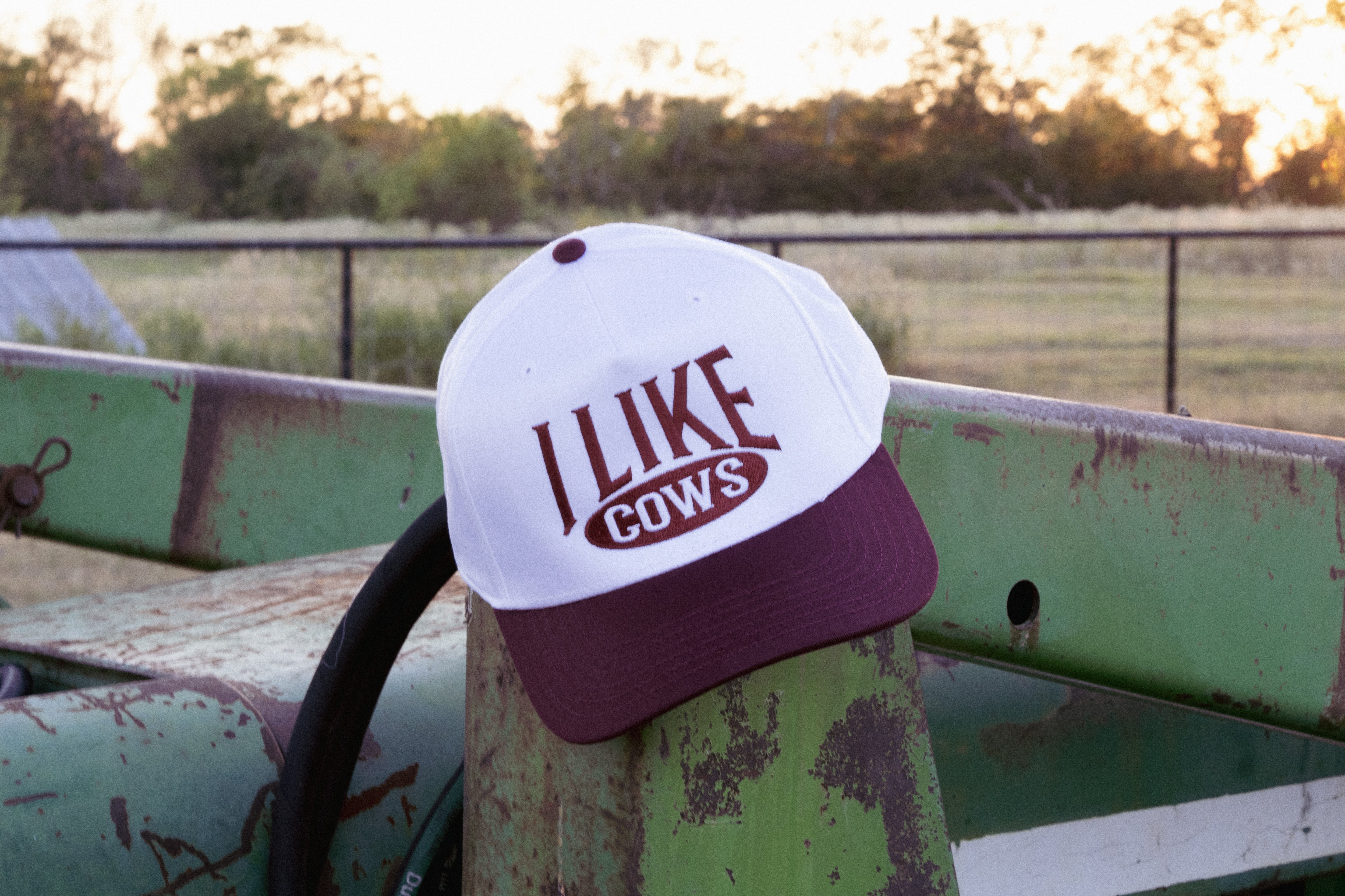 Maroon and White 'I Like Cows' Trucker Hat