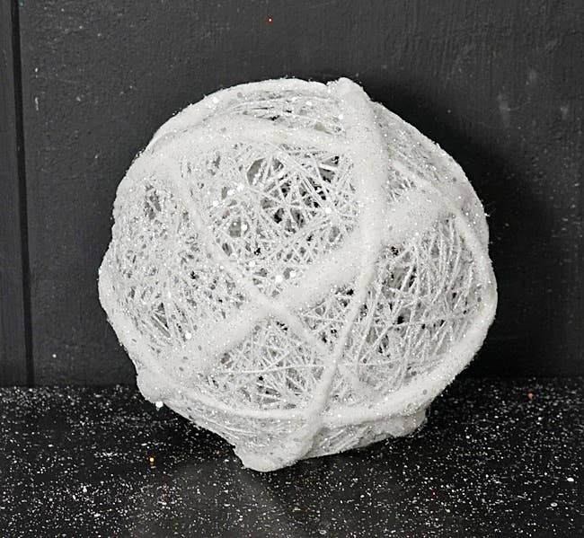 M9103- 6in Cotton String wrapped Rattan ball