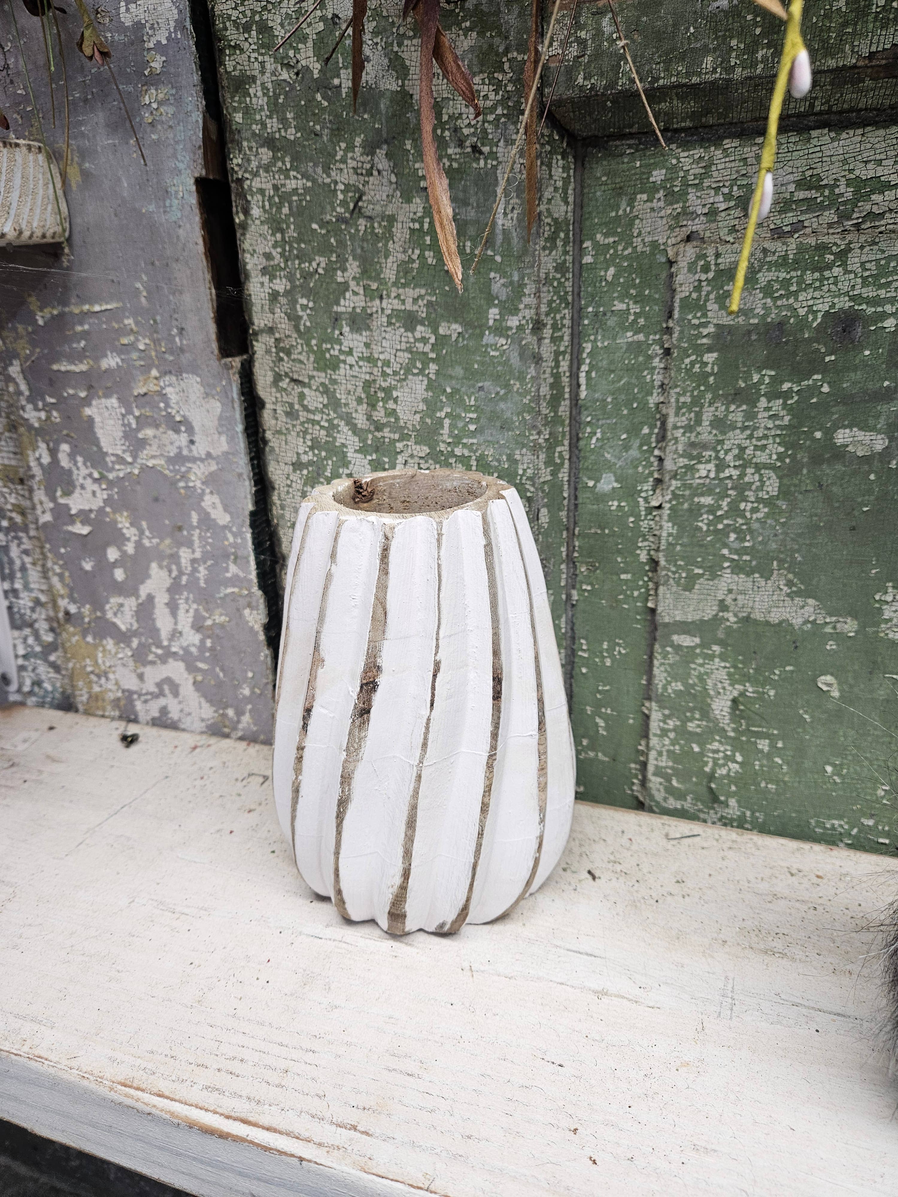 Mango Wood Vase 4x4x6in