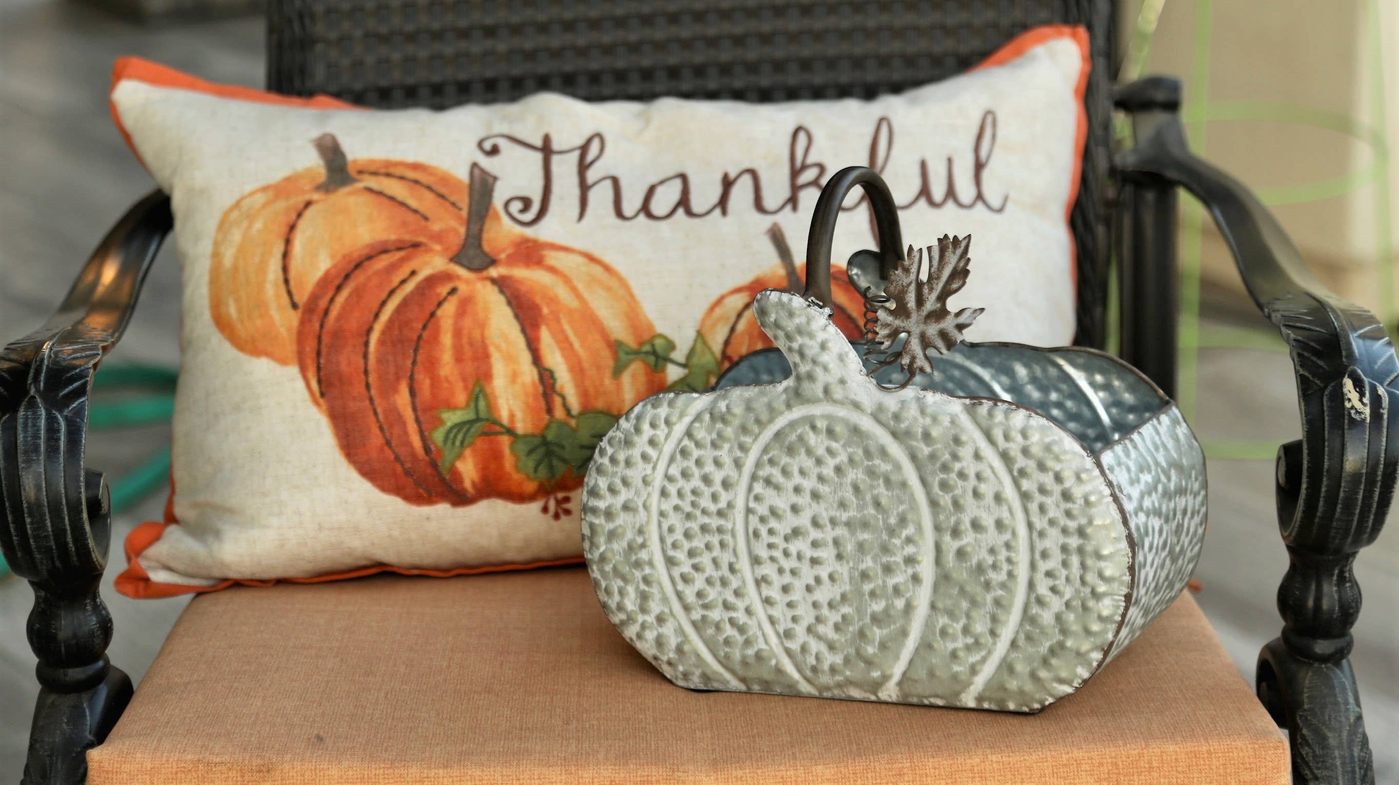 GRAY ZINC & WHITE WASH PUMPKIN PLANTER