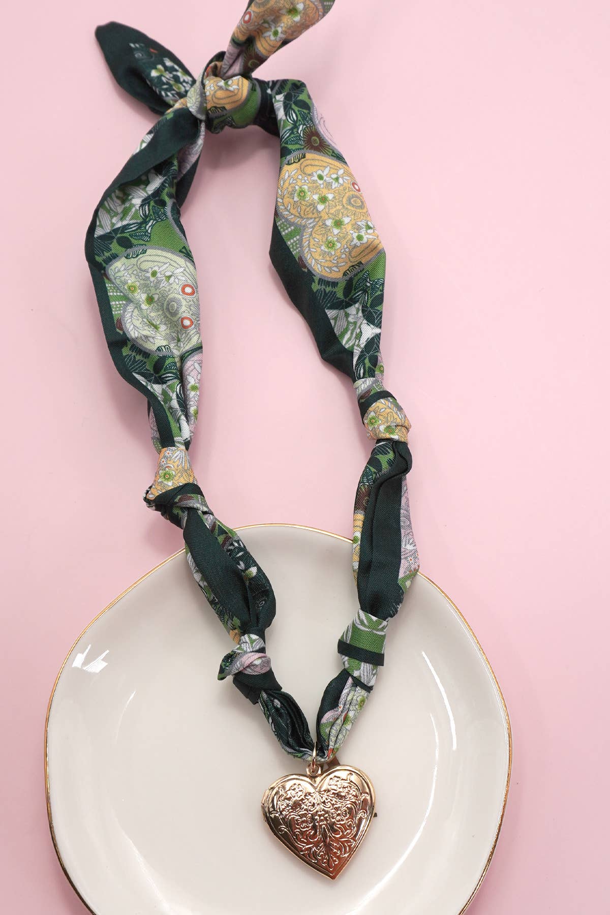 HANDMADE SCARF CHARM NECKLACE | 80N91790